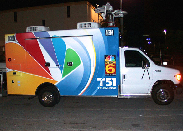 Telemundo Van Wrap